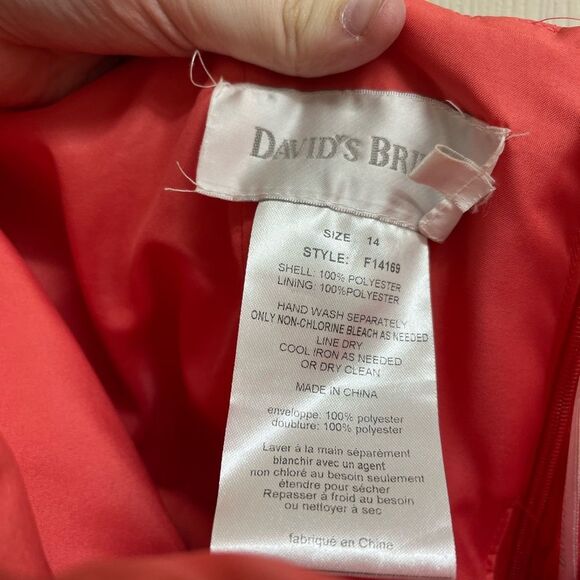 NWT David’s Bridal Strapless Shutter Pleated Chiffon Dress in Guava Pink SZ 14 - Picture 4 of 5